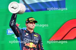 Max Verstappen (NLD) Red Bull Racing celebrates his second position on the podium. 25.08.2024. Formula 1 World Championship, Rd 15, Dutch Grand Prix, Zandvoort, Netherlands, Race Day.