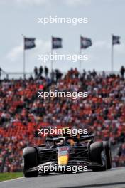 Sergio Perez (MEX) Red Bull Racing RB20. 25.08.2024. Formula 1 World Championship, Rd 15, Dutch Grand Prix, Zandvoort, Netherlands, Race Day.