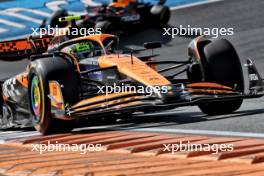 Oscar Piastri (AUS) McLaren MCL38. 25.08.2024. Formula 1 World Championship, Rd 15, Dutch Grand Prix, Zandvoort, Netherlands, Race Day.