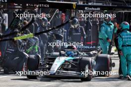 George Russell (GBR) Mercedes AMG F1 W15 makes a pit stop. 25.08.2024. Formula 1 World Championship, Rd 15, Dutch Grand Prix, Zandvoort, Netherlands, Race Day.