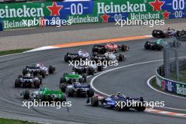 Logan Sargeant (USA) Williams Racing FW46 at the start of the race. 25.08.2024. Formula 1 World Championship, Rd 15, Dutch Grand Prix, Zandvoort, Netherlands, Race Day.