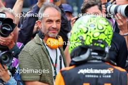 Lando Norris (GBR) McLaren celebrates his pole position in qualifying parc ferme with his father Adam Norris (GBR). 24.08.2024. Formula 1 World Championship, Rd 15, Dutch Grand Prix, Zandvoort, Netherlands, Qualifying Day.