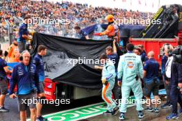 The Williams Racing FW46 of Logan Sargeant (USA) Williams Racing is recovered back to the pits on the back of a truck after he crashed in the third practice session. 24.08.2024. Formula 1 World Championship, Rd 15, Dutch Grand Prix, Zandvoort, Netherlands, Qualifying Day.