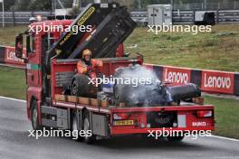 The Williams Racing FW46 of Logan Sargeant (USA) Williams Racing FW46 is recovered back to the pits on the back of a truck after he crashed in the third practice session. 24.08.2024. Formula 1 World Championship, Rd 15, Dutch Grand Prix, Zandvoort, Netherlands, Qualifying Day.