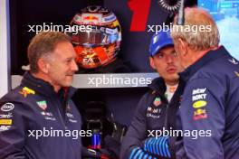 (L to R): Christian Horner (GBR) Red Bull Racing Team Principal with Max Verstappen (NLD) Red Bull Racing and Dr Helmut Marko (AUT) Red Bull Motorsport Consultant. 24.08.2024. Formula 1 World Championship, Rd 15, Dutch Grand Prix, Zandvoort, Netherlands, Qualifying Day.