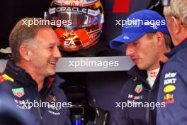 (L to R): Christian Horner (GBR) Red Bull Racing Team Principal with Max Verstappen (NLD) Red Bull Racing and Dr Helmut Marko (AUT) Red Bull Motorsport Consultant. 24.08.2024. Formula 1 World Championship, Rd 15, Dutch Grand Prix, Zandvoort, Netherlands, Qualifying Day.