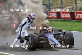 Logan Sargeant (USA) Williams Racing FW46 crashed in the third practice session.