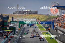 Doriane Pin (FRA) Prema Racing leads Maya Weug (NLD) Prema and Abbi Pulling (GBR) Rodin Motorsport at the start of the race. 25.08.2024. FIA Formula Academy, Rd 4, Race 2, Zandvoort, Netherlands, Sunday.