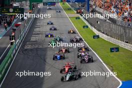 Doriane Pin (FRA) Prema Racing leads Maya Weug (NLD) Prema and Abbi Pulling (GBR) Rodin Motorsport at the start of the race. 25.08.2024. FIA Formula Academy, Rd 4, Race 2, Zandvoort, Netherlands, Sunday.