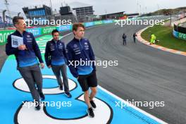 Logan Sargeant (USA) Williams Racing walks the circuit with the team. 22.08.2024. Formula 1 World Championship, Rd 15, Dutch Grand Prix, Zandvoort, Netherlands, Preparation Day.