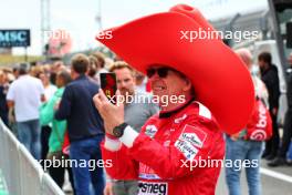 Circuit atmosphere - fan with a large hat. 22.08.2024. Formula 1 World Championship, Rd 15, Dutch Grand Prix, Zandvoort, Netherlands, Preparation Day.