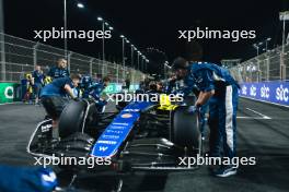 Alexander Albon (THA) Williams Racing FW46 on the grid. 09.03.2024. Formula 1 World Championship, Rd 2, Saudi Arabian Grand Prix, Jeddah, Saudi Arabia, Race Day.