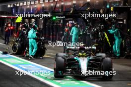 Lewis Hamilton (GBR) Mercedes AMG F1 W15 makes a pit stop. 09.03.2024. Formula 1 World Championship, Rd 2, Saudi Arabian Grand Prix, Jeddah, Saudi Arabia, Race Day.