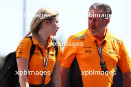 (L to R): Chloe Todd (GBR) McLaren Chief of Staff to the CEO with Zak Brown (USA) McLaren Executive Director. 07.03.2024. Formula 1 World Championship, Rd 2, Saudi Arabian Grand Prix, Jeddah, Saudi Arabia, Practice Day.