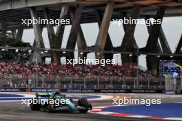 Fernando Alonso (ESP) Aston Martin F1 Team AMR24. 20.09.2024. Formula 1 World Championship, Rd 18, Singapore Grand Prix, Marina Bay Street Circuit, Singapore, Practice Day.