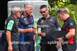 (L to R): Beat Zehnder (SUI) Sauber F1 Sporting Director; Jonathan Wheatley (GBR) Red Bull Racing Team Manager; and Julian Rouse (GBR) Alpine F1 Team Sporting Director; Peter Crolla (GBR) Haas F1 Team Team Manager. 20.09.2024. Formula 1 World Championship, Rd 18, Singapore Grand Prix, Marina Bay Street Circuit, Singapore, Practice Day.