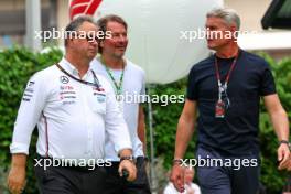 (L to R): Ron Meadows (GBR) Mercedes AMG F1 Sporting Director with David Coulthard (GBR) Channel 4 F1 Commentator. 20.09.2024. Formula 1 World Championship, Rd 18, Singapore Grand Prix, Marina Bay Street Circuit, Singapore, Practice Day.