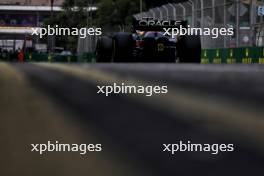 Max Verstappen (NLD) Red Bull Racing RB20. 20.09.2024. Formula 1 World Championship, Rd 18, Singapore Grand Prix, Marina Bay Street Circuit, Singapore, Practice Day.