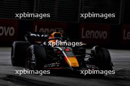 Max Verstappen (NLD) Red Bull Racing RB20. 20.09.2024. Formula 1 World Championship, Rd 18, Singapore Grand Prix, Marina Bay Street Circuit, Singapore, Practice Day.