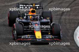 Max Verstappen (NLD) Red Bull Racing RB20. 20.09.2024. Formula 1 World Championship, Rd 18, Singapore Grand Prix, Marina Bay Street Circuit, Singapore, Practice Day.