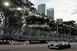 Daniel Ricciardo (AUS) RB VCARB 01. 20.09.2024. Formula 1 World Championship, Rd 18, Singapore Grand Prix, Marina Bay Street Circuit, Singapore, Practice Day.