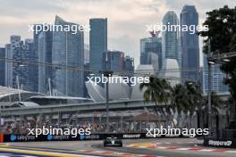 Fernando Alonso (ESP) Aston Martin F1 Team AMR24. 20.09.2024. Formula 1 World Championship, Rd 18, Singapore Grand Prix, Marina Bay Street Circuit, Singapore, Practice Day.