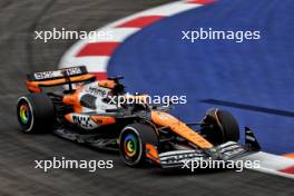 Oscar Piastri (AUS) McLaren MCL38. 20.09.2024. Formula 1 World Championship, Rd 18, Singapore Grand Prix, Marina Bay Street Circuit, Singapore, Practice Day.