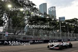 Yuki Tsunoda (JPN) RB VCARB 01. 20.09.2024. Formula 1 World Championship, Rd 18, Singapore Grand Prix, Marina Bay Street Circuit, Singapore, Practice Day.