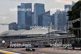 Fernando Alonso (ESP) Aston Martin F1 Team AMR24. 20.09.2024. Formula 1 World Championship, Rd 18, Singapore Grand Prix, Marina Bay Street Circuit, Singapore, Practice Day.