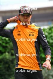 Lando Norris (GBR) McLaren. 20.09.2024. Formula 1 World Championship, Rd 18, Singapore Grand Prix, Marina Bay Street Circuit, Singapore, Practice Day.