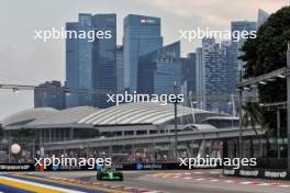 Zhou Guanyu (CHN) Sauber C44. 20.09.2024. Formula 1 World Championship, Rd 18, Singapore Grand Prix, Marina Bay Street Circuit, Singapore, Practice Day.