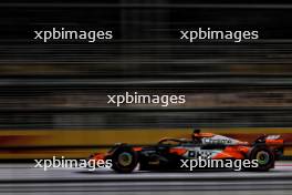 Oscar Piastri (AUS) McLaren MCL38. 20.09.2024. Formula 1 World Championship, Rd 18, Singapore Grand Prix, Marina Bay Street Circuit, Singapore, Practice Day.