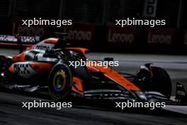 Oscar Piastri (AUS) McLaren MCL38. 20.09.2024. Formula 1 World Championship, Rd 18, Singapore Grand Prix, Marina Bay Street Circuit, Singapore, Practice Day.