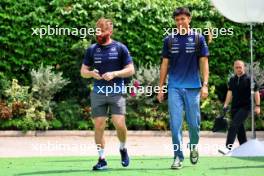 Alexander Albon (THA) Williams Racing (Right) with Patrick Harding (GBR) Williams Racing Personal Trainer. 20.09.2024. Formula 1 World Championship, Rd 18, Singapore Grand Prix, Marina Bay Street Circuit, Singapore, Practice Day.