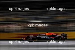 Sergio Perez (MEX) Red Bull Racing RB20. 20.09.2024. Formula 1 World Championship, Rd 18, Singapore Grand Prix, Marina Bay Street Circuit, Singapore, Practice Day.