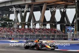 Sergio Perez (MEX) Red Bull Racing RB20. 20.09.2024. Formula 1 World Championship, Rd 18, Singapore Grand Prix, Marina Bay Street Circuit, Singapore, Practice Day.