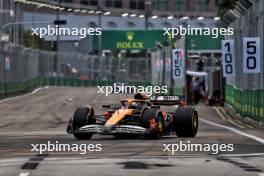 Oscar Piastri (AUS) McLaren MCL38. 20.09.2024. Formula 1 World Championship, Rd 18, Singapore Grand Prix, Marina Bay Street Circuit, Singapore, Practice Day.