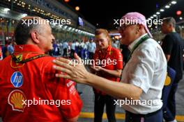 (L to R): Frederic Vasseur (FRA) Ferrari Team Principal with Andreas Weissenbacher, BWT Chief Executive Officer on the grid. 22.09.2024. Formula 1 World Championship, Rd 18, Singapore Grand Prix, Marina Bay Street Circuit, Singapore, Race Day.