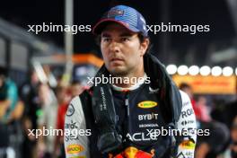 Sergio Perez (MEX) Red Bull Racing on the grid. 22.09.2024. Formula 1 World Championship, Rd 18, Singapore Grand Prix, Marina Bay Street Circuit, Singapore, Race Day.