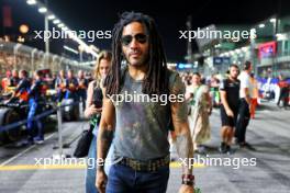 Lenny Kravitz (USA) Singer on the grid. 22.09.2024. Formula 1 World Championship, Rd 18, Singapore Grand Prix, Marina Bay Street Circuit, Singapore, Race Day.