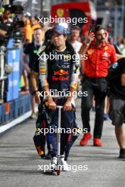 Sergio Perez (MEX) Red Bull Racing on the grid. 22.09.2024. Formula 1 World Championship, Rd 18, Singapore Grand Prix, Marina Bay Street Circuit, Singapore, Race Day.