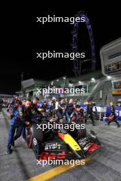 Max Verstappen (NLD) Red Bull Racing RB20 on the grid. 22.09.2024. Formula 1 World Championship, Rd 18, Singapore Grand Prix, Marina Bay Street Circuit, Singapore, Race Day.