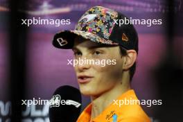 Oscar Piastri (AUS) McLaren in the post race FIA Press Conference. 22.09.2024. Formula 1 World Championship, Rd 18, Singapore Grand Prix, Marina Bay Street Circuit, Singapore, Race Day.