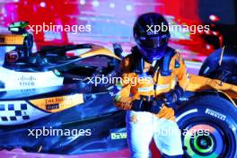 Race winner Lando Norris (GBR) McLaren celebrates in parc ferme. 22.09.2024. Formula 1 World Championship, Rd 18, Singapore Grand Prix, Marina Bay Street Circuit, Singapore, Race Day.