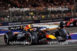 Max Verstappen (NLD) Red Bull Racing RB20. 22.09.2024. Formula 1 World Championship, Rd 18, Singapore Grand Prix, Marina Bay Street Circuit, Singapore, Race Day.