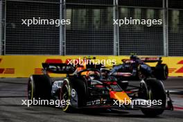 Sergio Perez (MEX) Red Bull Racing RB20. 22.09.2024. Formula 1 World Championship, Rd 18, Singapore Grand Prix, Marina Bay Street Circuit, Singapore, Race Day.