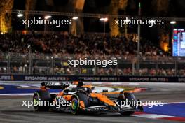 Oscar Piastri (AUS) McLaren MCL38. 22.09.2024. Formula 1 World Championship, Rd 18, Singapore Grand Prix, Marina Bay Street Circuit, Singapore, Race Day.