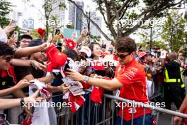 Charles Leclerc (MON) Ferrari with fans. 21.09.2024. Formula 1 World Championship, Rd 18, Singapore Grand Prix, Marina Bay Street Circuit, Singapore, Qualifying Day.