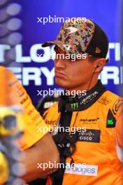 Lando Norris (GBR) McLaren. 21.09.2024. Formula 1 World Championship, Rd 18, Singapore Grand Prix, Marina Bay Street Circuit, Singapore, Qualifying Day.