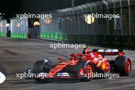 Carlos Sainz Jr (ESP) Ferrari SF-24. 21.09.2024. Formula 1 World Championship, Rd 18, Singapore Grand Prix, Marina Bay Street Circuit, Singapore, Qualifying Day.